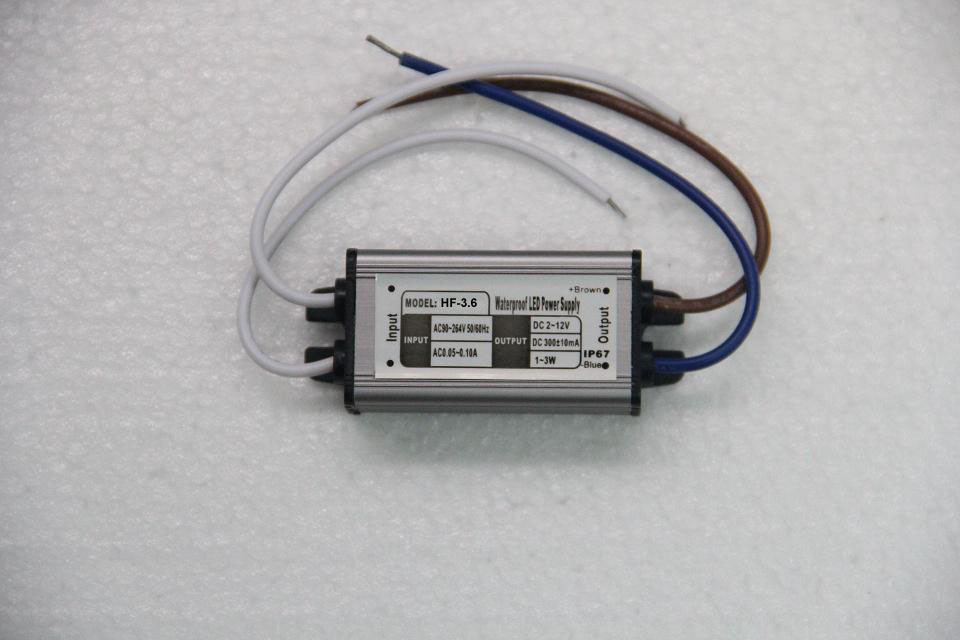 ضد آب IP68 50Hz است جریان ثابت 12 ولت منبع تغذیه DC 300MA برای چراغ روشنایی