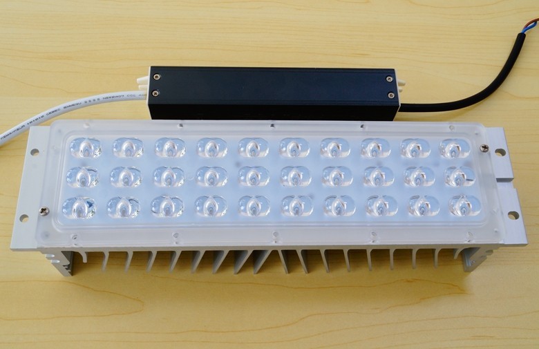 ماژول LED روشنایی خیابانی 3 × 10 وات با استفاده از ریموت کنترل در حال جریان ثابت