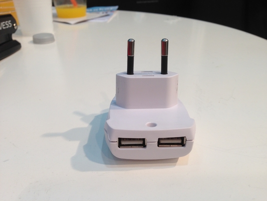2.1A سفید USB دوگانه دیوار شارژر آداپتور برق AC شارژر اتحادیه اروپا پلاگین، 100 - 240V