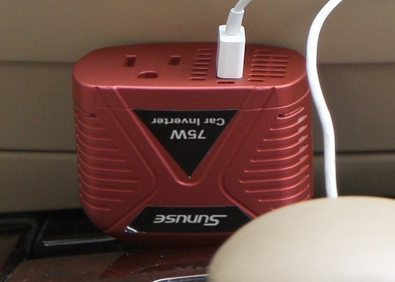 راندمان بالا 75W ماشین DC اینورتر قدرت 12V به 220V AC با سیگار پلاگین سبکتر
