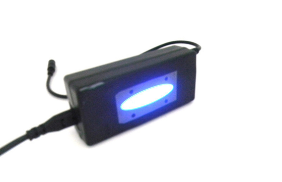 UK / آمریکا 90W جهانی لپ تاپ آداپتور برق به صورت خودکار 5V 2.1A USB با LED