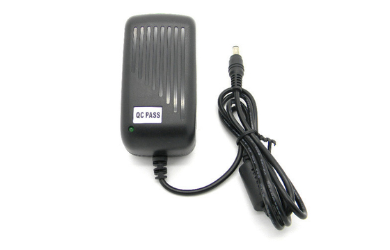 آداپتور راندمان دیوار بالا کوه تغذیه 12V 2A AC100-240V با 1.2M مس