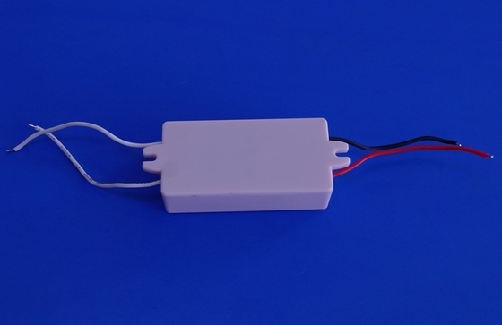 راندمان بالا 24W نور خیابان LED راننده 700ma کنونی AC110v / 220v کنونی