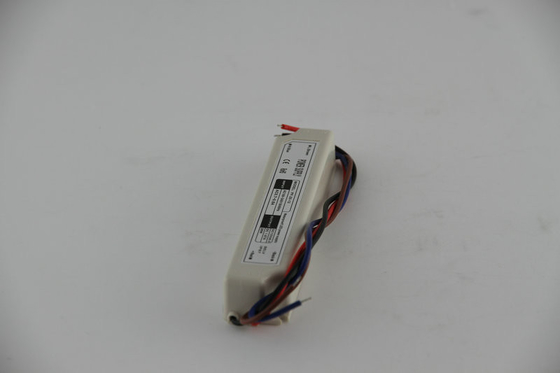 روشنایی بالا 12V 20W ولتاژ ثابت درایور LED ضد آب با AC جهانی