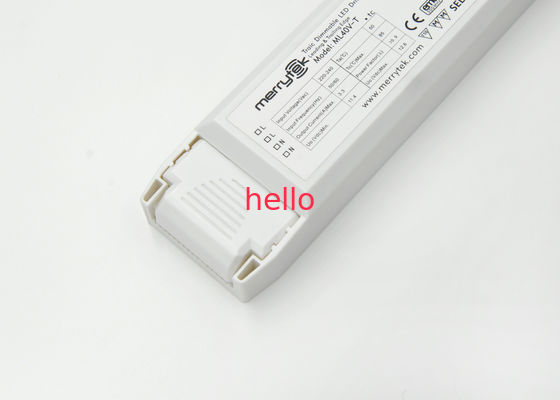 سفید پلاستیکی محفظه ولتاژ ثابت Dimmable چراغ درایور 12VDC 50 / 60Hz قدرت