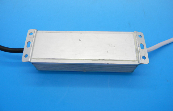 EMC IP67 جریان ثابت درایور LED 30W بالا راندمان برای نور چراغ
