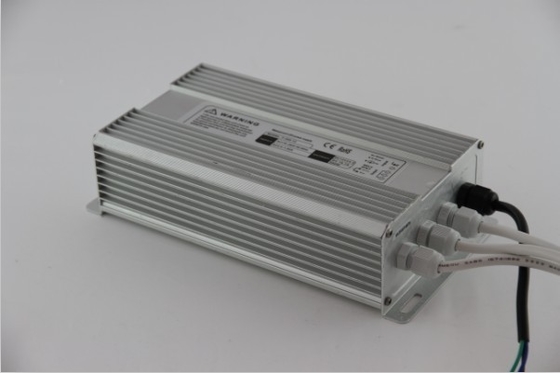 24V DC دقیق ضد آب درایور LED 200W 8300mA، درایور EPA3050B EMC به رهبری نور