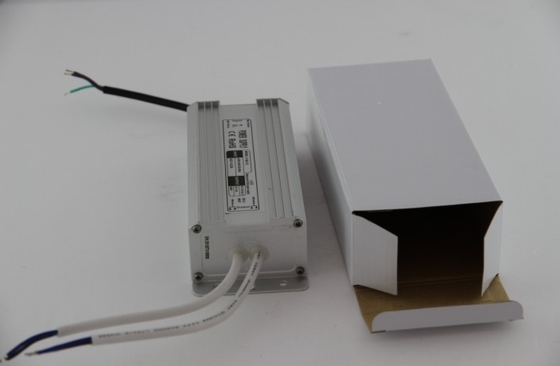 قابل حمل 24 V DC 60W ضد آب درایور LED منبع تغذیه Platic با EN55022 کلاس A